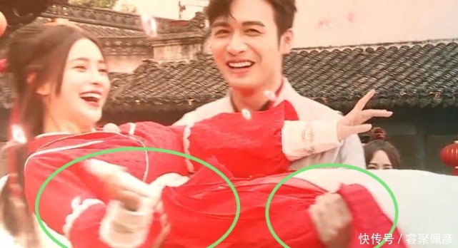 b张彬彬公主抱baby,手放得位置很讲究,跟抱景甜时不一样