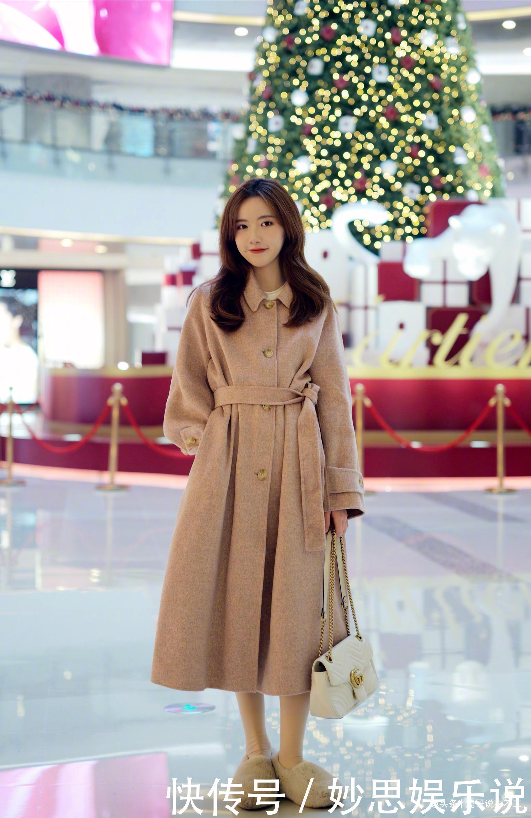 冬装怎么搭才好看又迷人看看街拍达人怎么穿，轻松变身时髦精