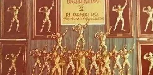 健身|74岁大爷坚持健身40年, 练就一身强壮肌肉, 开班教学只收1块钱