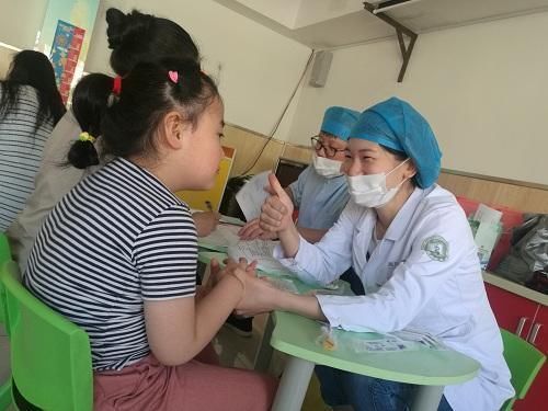 小洁|这个月是孩子长个的“黄金期”，家长若把握住了，不愁娃长不高！