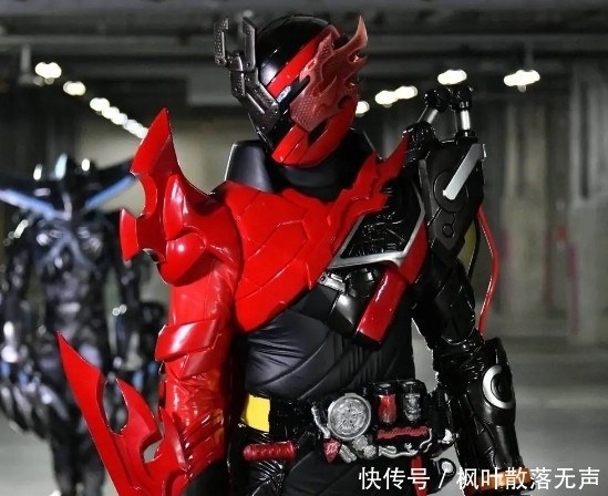 说说假面骑士中的不死鸟骑士,奥丁是最强吗?