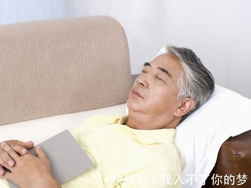 睡眠质量|为什么老年人晚上11点睡觉,第二天不到5点就醒了?