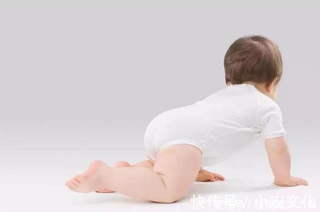 发育|七坐八爬，但为什么20年的宝宝们却越来越早发育
