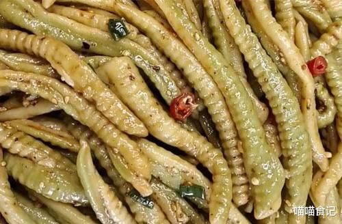 春季，吃面条不如吃它，上锅煮熟，加料汁一拌，爽滑筋道，特好吃