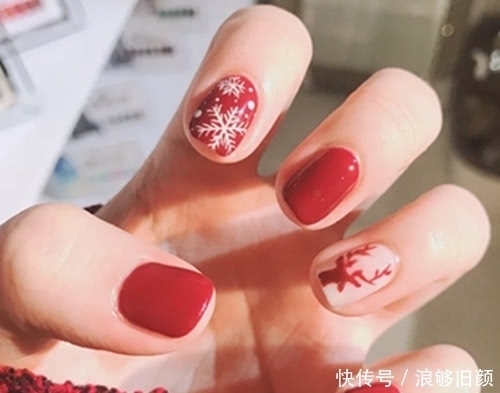 打底|新年美甲:怎能少得了''果冻''与''金色魅影'',让你的手大放异彩