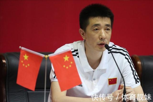 江苏女排|女排新帅人选浮出水面！与俱乐部合同到期未续约，安家杰恐悬了