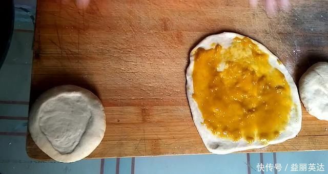 做法|想吃鸡蛋灌饼不用再出去买了,起层鼓泡秘诀全在这,做法超简单