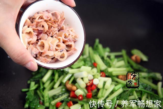 芹菜|秋天，这海鲜超肥美，45元一斤，炒芹菜太好吃了