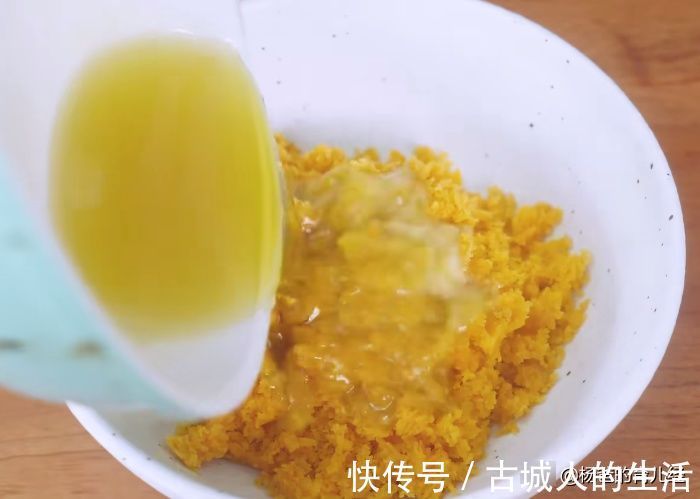 家教|在家教你做美味的蛋黄酱，简单4步就能完成，孩子爱吃的鲜香酱料