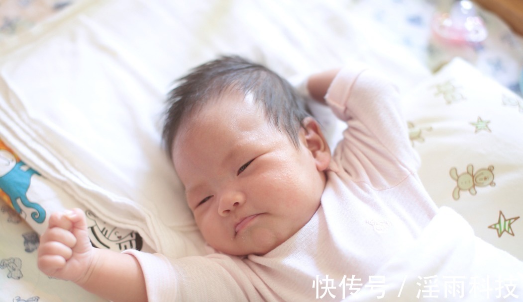 睡眠质量|宝宝睡醒后的3类行为，暗示大脑发育很优秀，将来是个学习的料