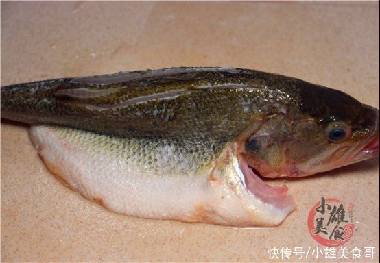 鱼肉|不论做什么鱼，最忌放盐和料酒，教你饭店不外传做法，鲜嫩无腥味