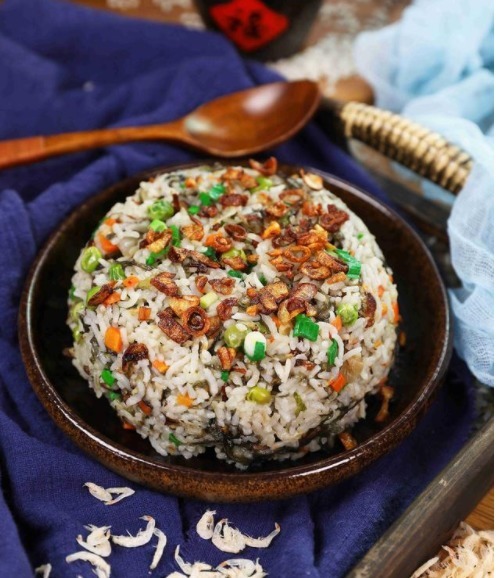 相传妈祖最爱吃的紫菜焖饭,赶紧学起来,一碗不到10元