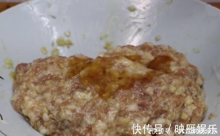 玉米淀粉|夏天此菜正当季,我一买就是10斤,锅内一炸,清热解毒,营养好吃