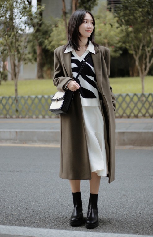 棕色|腿不够长又怎样?穿上这4双鞋子就够了,让你拥有好身材和大长腿