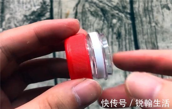 实用|垃圾桶一定要放一个塑料瓶，解决了家里的一大困扰，太实用了