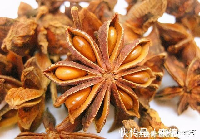 晓峰|炖鸡汤，记住放“1白1黄1红”，炖出的汤汁浓郁不油腻，无腥味