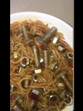 |搞笑GIF趣图穿香槟金秀禾服的新娘，最漂亮了！