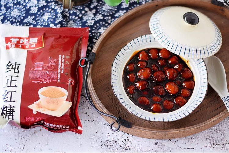 最近降温，自己在家做一份红糖姜汁小丸子，暖胃还暖心