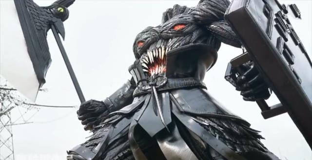 炫酷|UP主用轮胎制作始祖巨人,肌肉纹路炫酷,还不忘安利巨人最终季