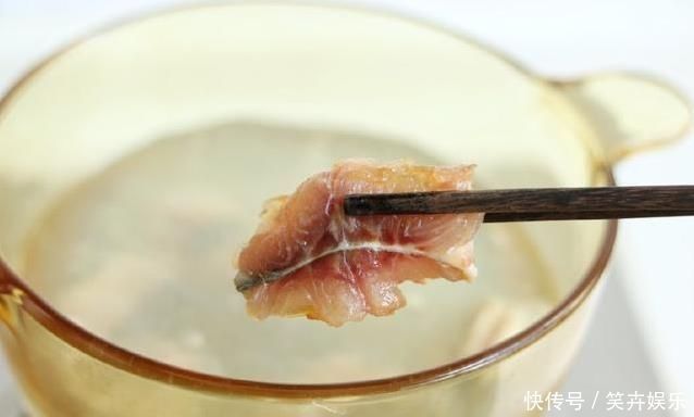 草鱼最好吃的做法，葱香浓郁，1条不够吃，鱼肉嫩滑有妙招