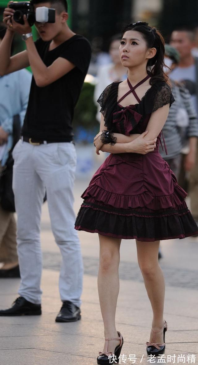 优雅|轻熟显年轻的一款优雅穿搭示范,走在街上美得让人羡慕