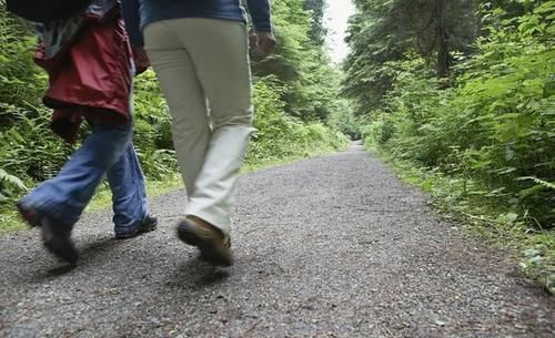 运动锻炼|跑步5公里和走路5公里,哪个更健康本文为你一一说清