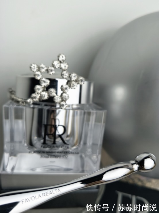 轻熟龄|公认的能抗老修复补水保湿的面霜推荐:让你的面部肌肤更加年轻!