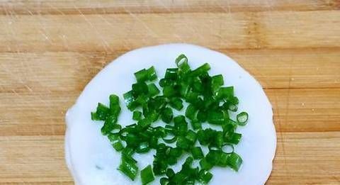 土豆|葱油饼这一种做法,不用和面,10分钟就能吃上香喷喷的早餐