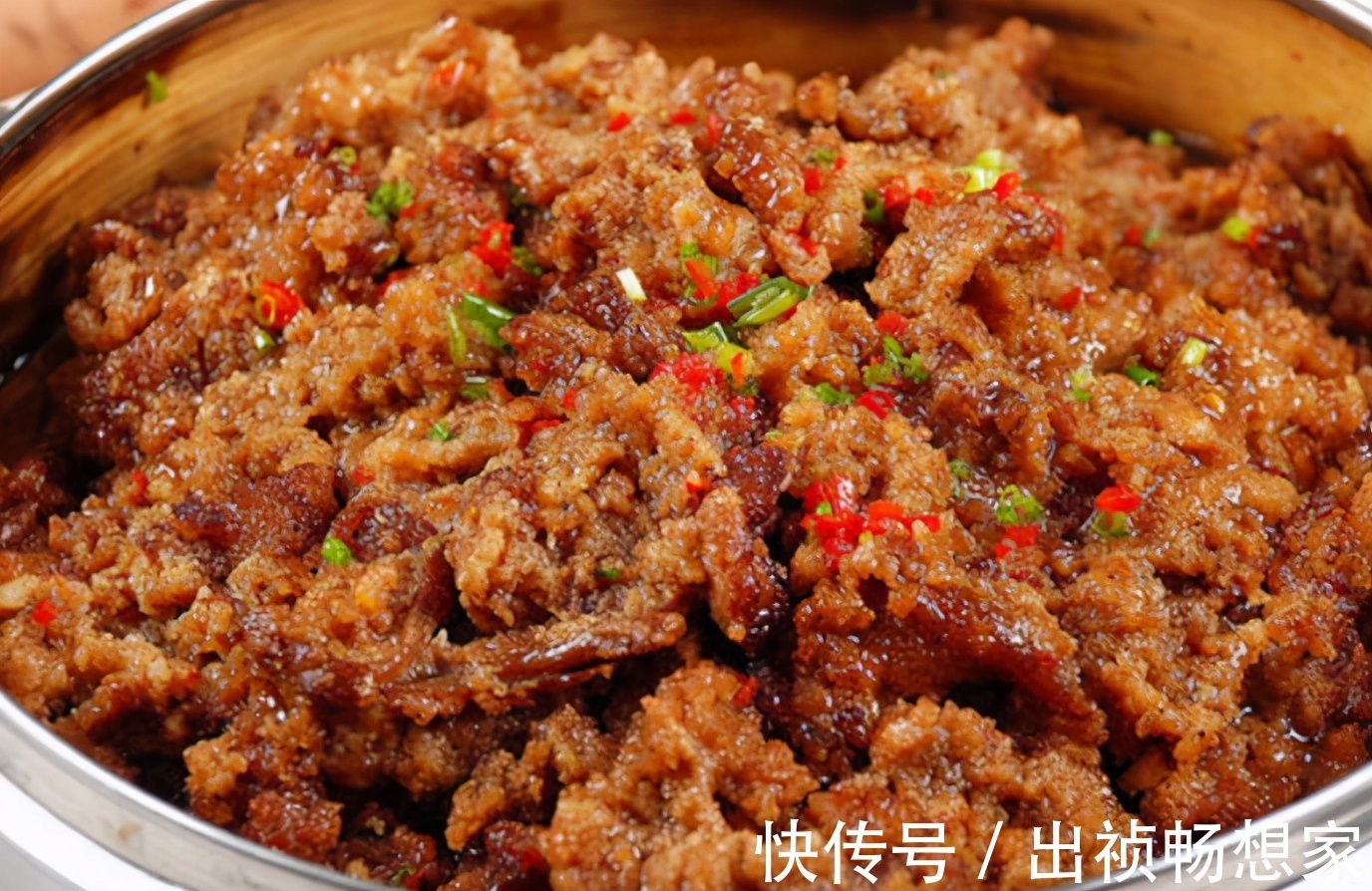 粉蒸鸡胸肉嫩滑又入味儿,比炸鸡好吃百倍,做法简单,馋得流口水