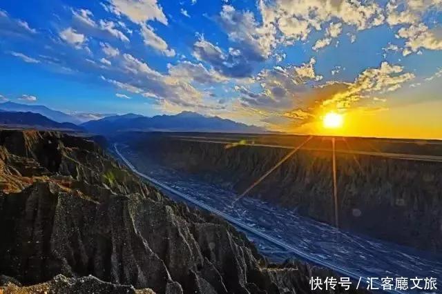 老年|趁春光，打卡新疆最美花海、草原、湖泊、古城、村落……