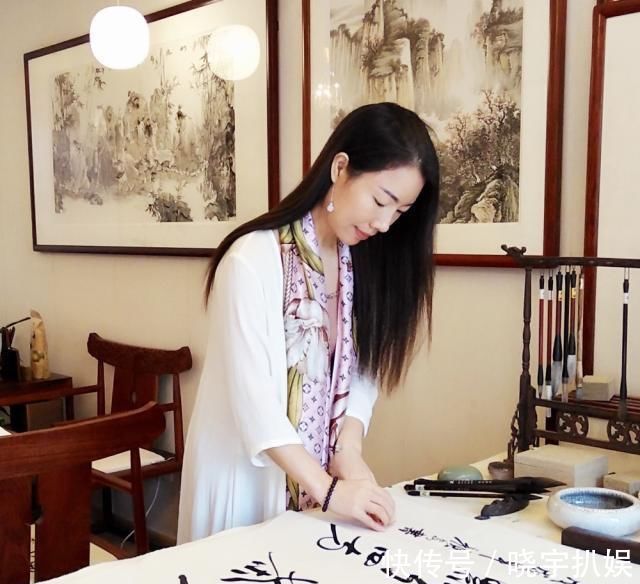 艺术|80后书法女孩,靠写字年入百万!谁说女子不能写书法?