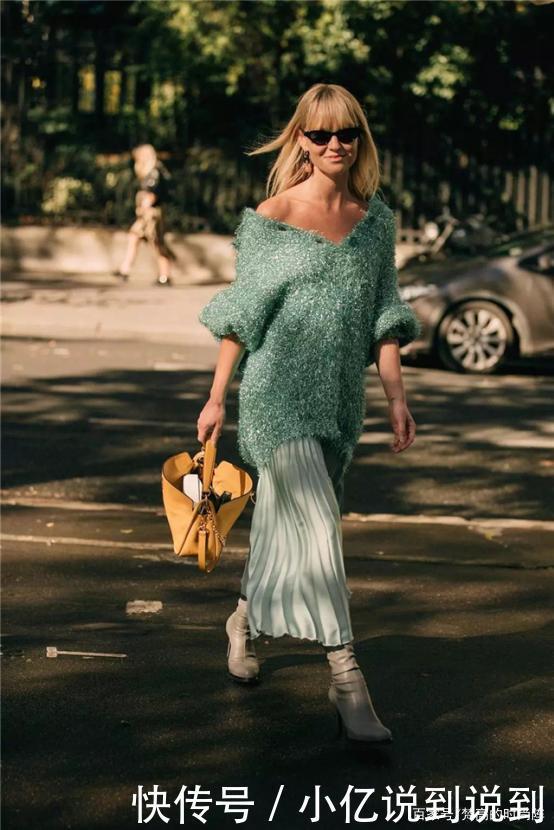 毛衣+裙装、大衣+踝靴才是今冬流行趋势，优雅高级，谁穿都好看