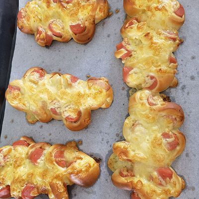 火腿肠芝士面包