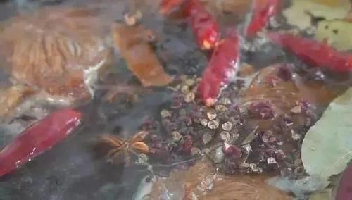  外面卖75一斤的酱牛肉，简单2步在家做，肉酥筋软，过年露一手