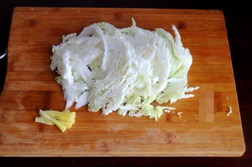 从小到大|天越冷,越喜欢煮这碗面,简单鲜美,从小到大30多年没吃够