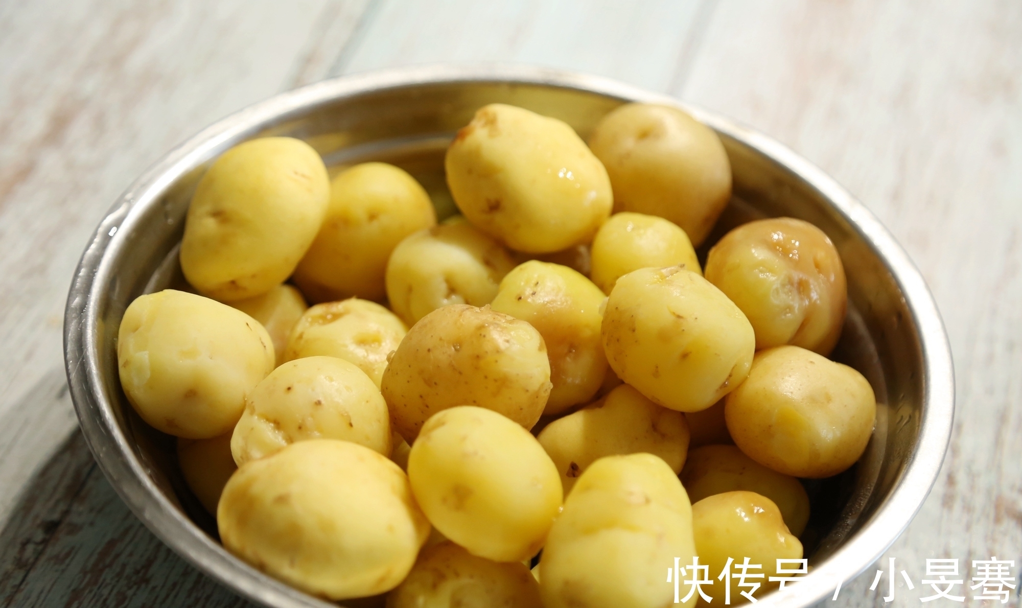 一日三餐|如此的土豆做法,天天吃都稀罕,找对方法,油盐都不用,香气加倍