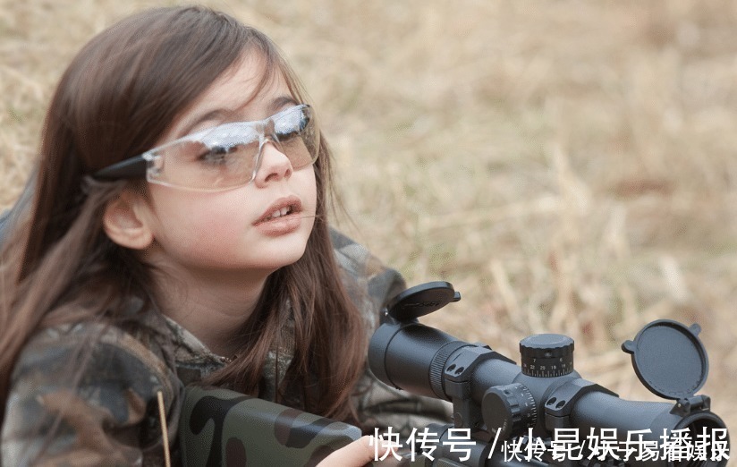 水分|婴儿常喝母乳发育好，大便次数就多，即使水分多些也不必担心