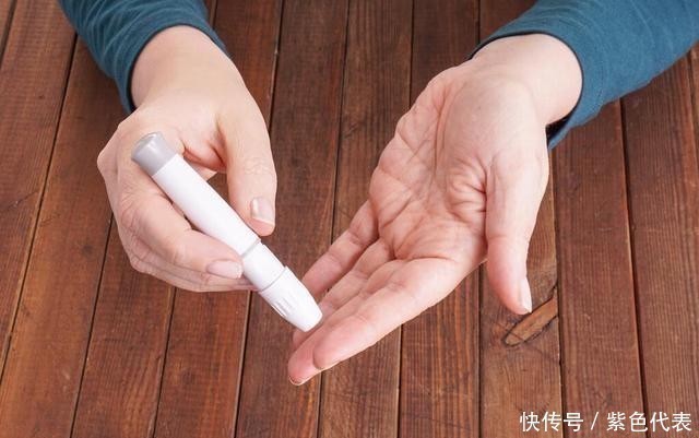 酸菜|血糖偏高的人,少吃4种蔬菜,忌口2种食物,或能减少血糖波动