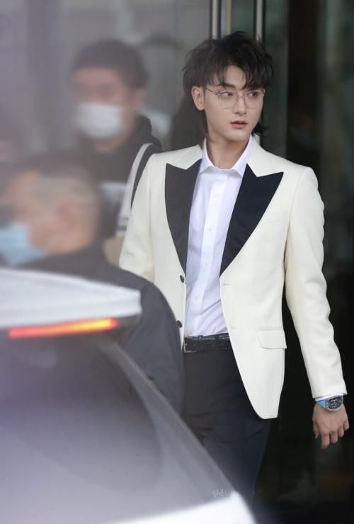 佛山Gk黄子韬！百亿资产？顶级流量？超级人气？还有更关键的