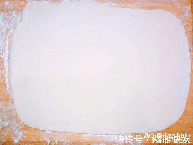 这个太好吃,不是馒头,不是花卷,却兼有两种口感,你也试试!