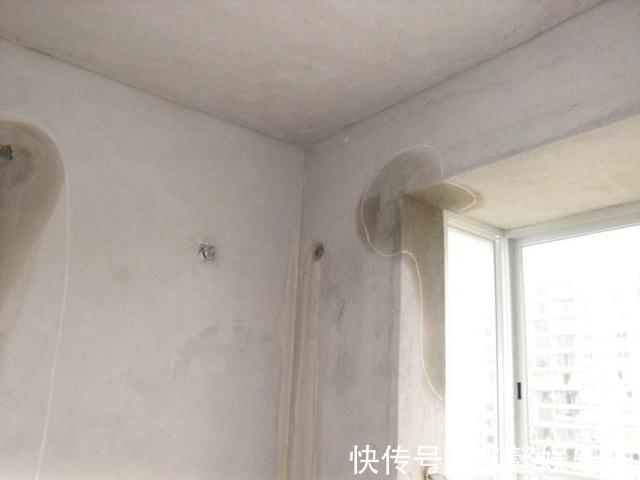 墙面|墙面污渍、发霉不易清理,掌握4点小技巧,墙面光洁如新