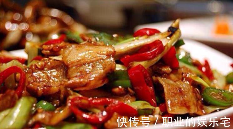 饭香|三伏天不吃炖肉,教您做盘“小炒肉”,简单省事,下饭香很解馋