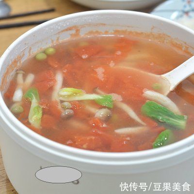 菜花|#助力高考营养餐# 高考晚餐5菜1汤真不赖，鸡腿焖饭香喷