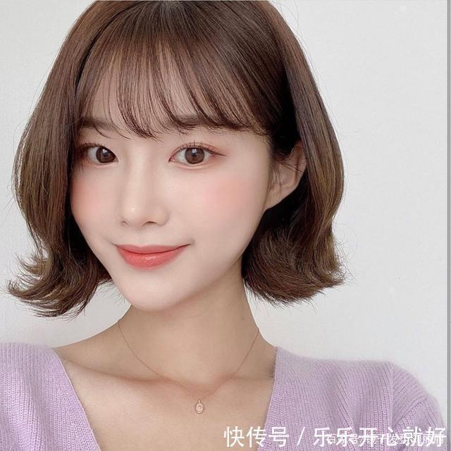 春节发型任你怎么剪，也要试试这21款，蓬松时尚很修饰头型