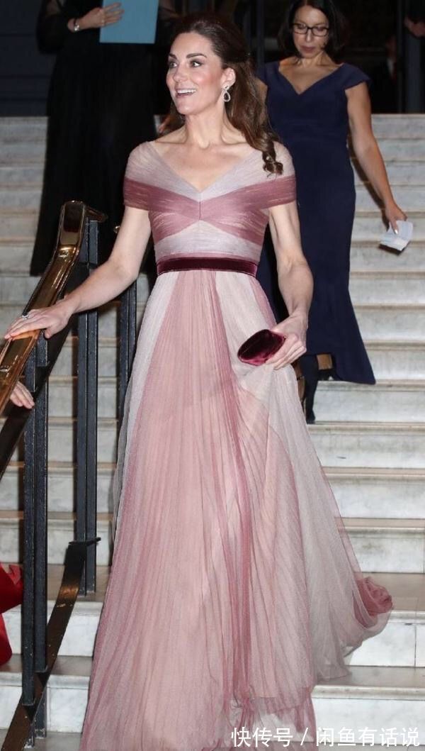 女王|凯特王妃迎40岁生日,连穿三套高定礼服,还戴女王的耳环真受宠