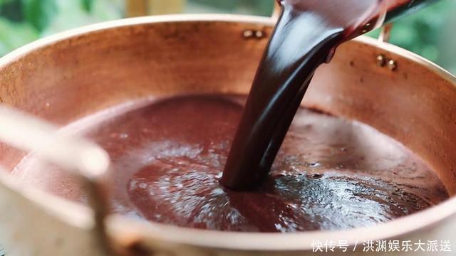 乌黑亮丽|白头发太多吃这个,煮一锅能吃半个月,头发乌黑亮丽,变柔顺!