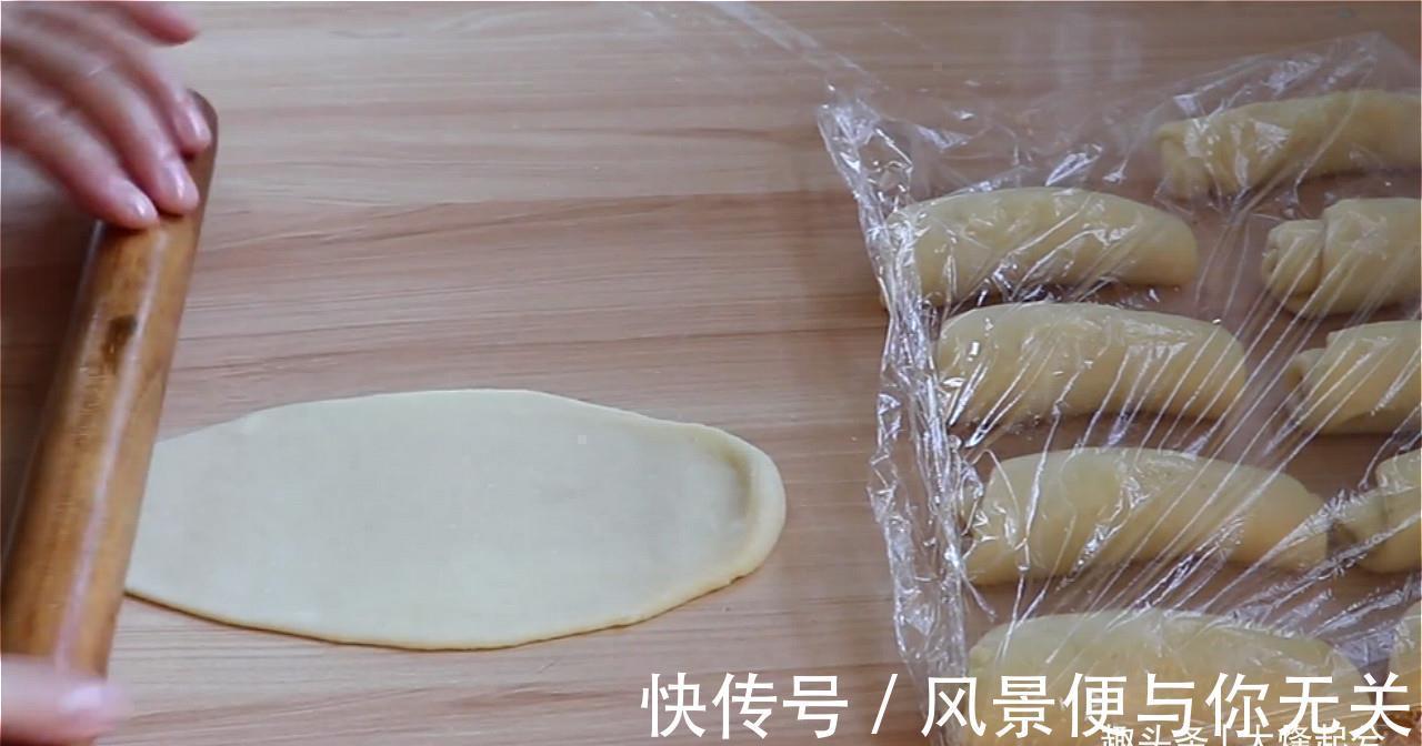 8块一个的蛋黄酥,在家自制低成本,一口酥掉渣,比外面卖得好吃