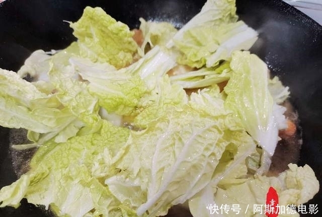 喜欢|豆腐白菜丸子粉条一锅烩的大菜，好吃还接地气，就喜欢家常菜