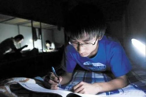 睡眠时间|孩子长不高,变胖,变蠢的罪魁祸首是它!父母你知道吗?