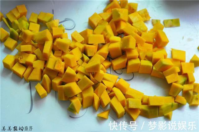 南瓜丁|秋天减肥,别再吃黄瓜啦!此菜是“减肥王”,清爽解暑,比肉还香